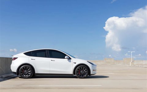 汽车行业加速洗牌 李楠：靠价格冲规模的会死得很快