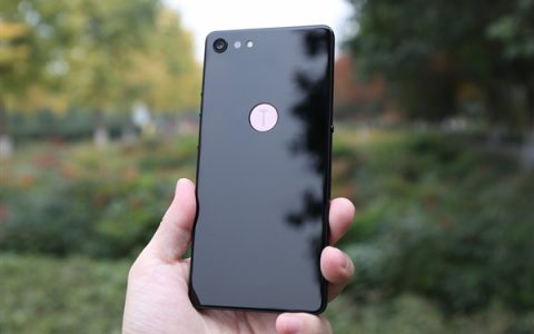 罗永浩：叫锤子手机不是故意的 国人不知道这个词是干嘛的