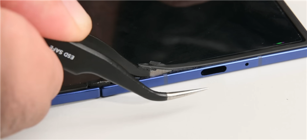 维修师傅噩梦！iFixit拆解三星Galaxy Z Fold7：可维修评分仅3分
