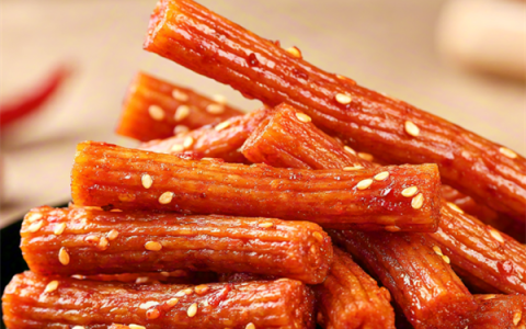 8岁男孩常吃辣条确诊结肠癌 家长后悔不已