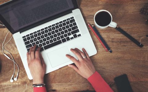 迟到1小时=旷工半天 员工多次迟到早退被开除：法院判了