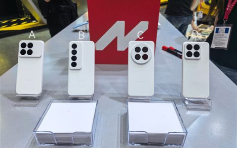 魅族22手板现身ChinaJoy：外观设计提前曝光