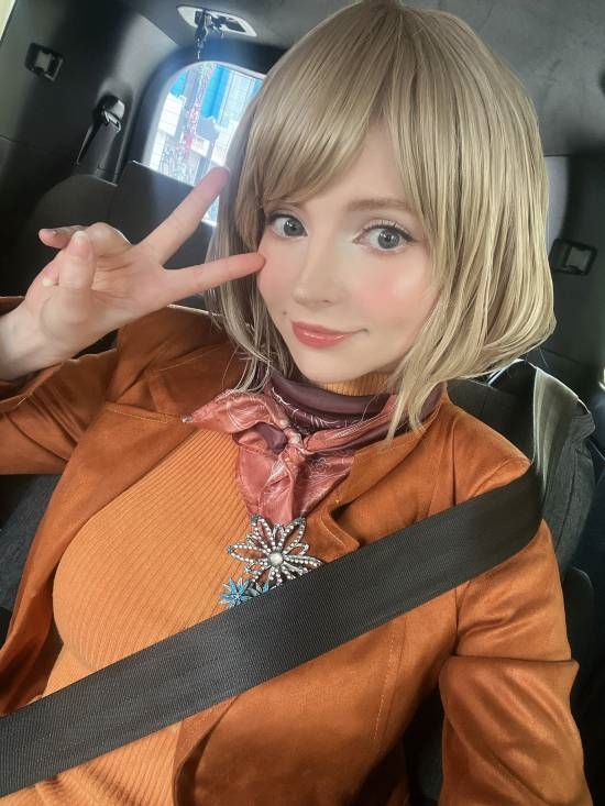 碍事梨体模自己COS“自己”：天使颜值 纯欲感拉满