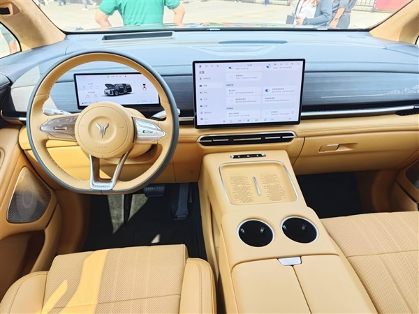 2026款岚图梦想家上市18小时大定破万！全球首款800V智能超混MPV