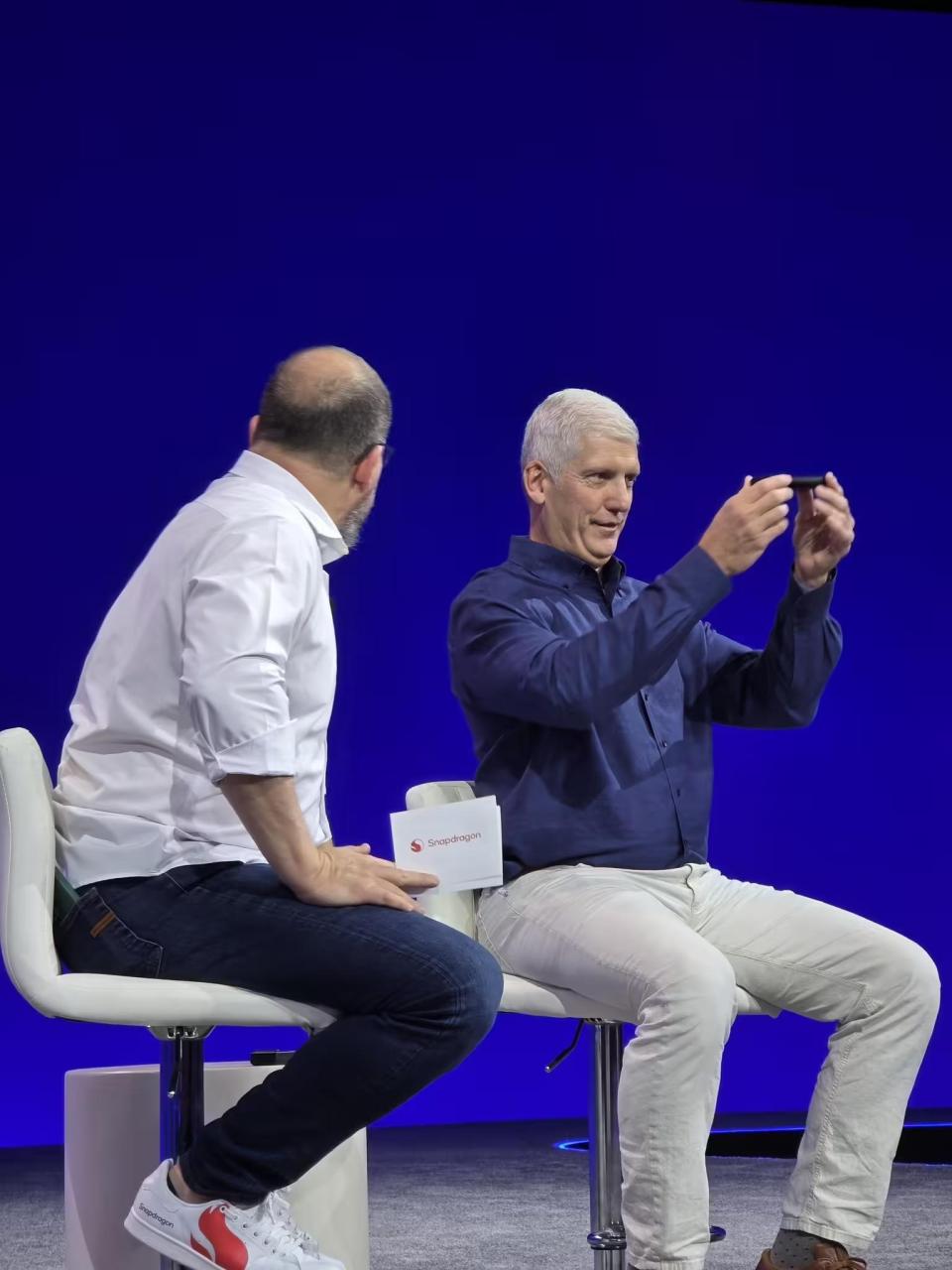 高通骁龙2025峰会彩蛋：回顾首款安卓手机HTC G1