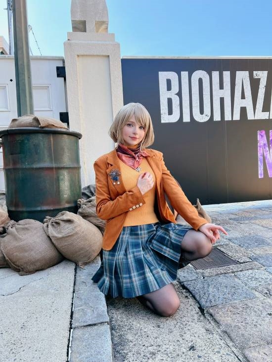 碍事梨体模自己COS“自己”：天使颜值 纯欲感拉满