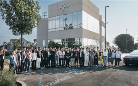 展示的FF91起火爆炸！法拉第未来洛杉矶总部两层小楼被烧