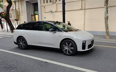 理想纯电路上最关键一环 全新i6实车曝光：预计售价25万级