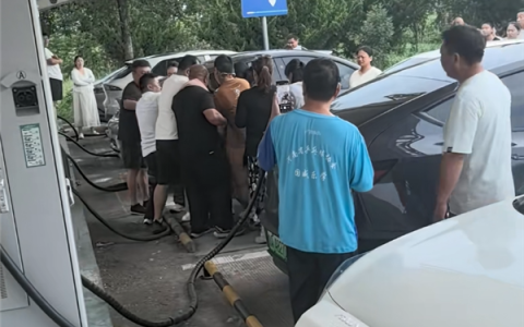 国家电网将探索发放高速充电券：引导用户避免长时涓流充电