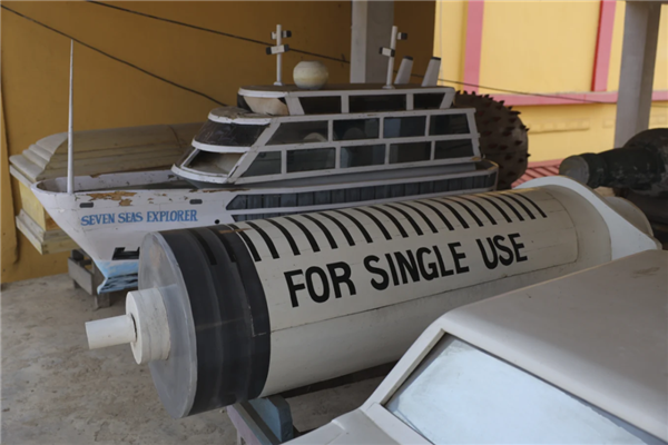 隆重又怪异的加纳葬礼：这里的人把棺材做成艺术品