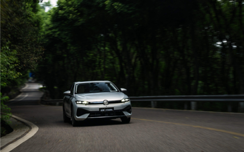 11.49万起 全新一代大众速腾L上市：家用轿车常青藤还香吗