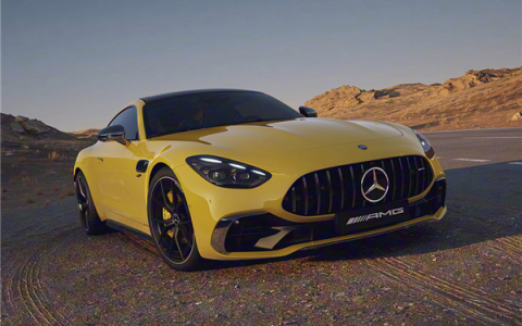 配“地表最强量产四缸机” 全新AMG双门跑车上市：售价没破百！