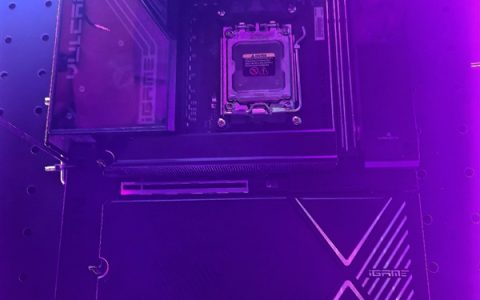 为AM5超频而生！七彩虹X870E iGame Vulcan现身：2DIMM、5个M.2