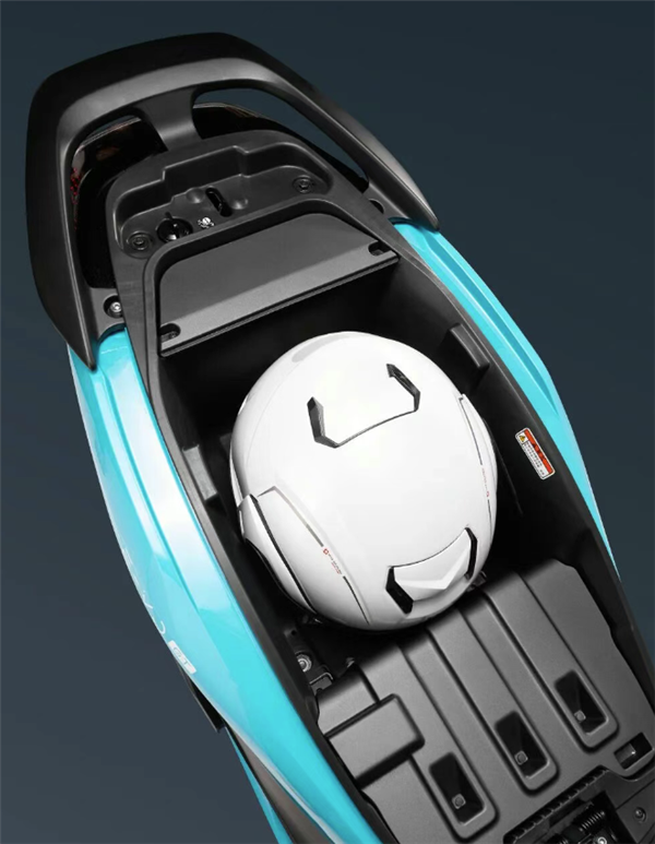 24999元起 五羊本田电摩E-VO GT开售：三元锂电池 支持汽车充电桩