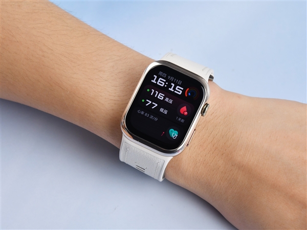 华为苹果手表巅峰对决：看谁能称霸2025年腕上科技