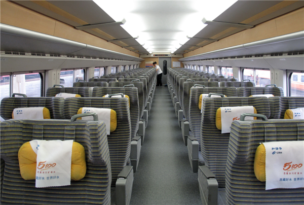 网友吐槽国庆车票比演唱会门票还难抢 12306客服回应