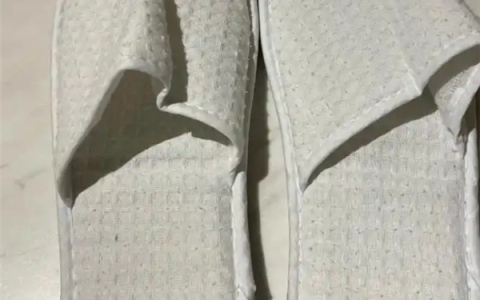 被曝拖鞋回收后重复使用 万豪酒店回应：出于环保考量