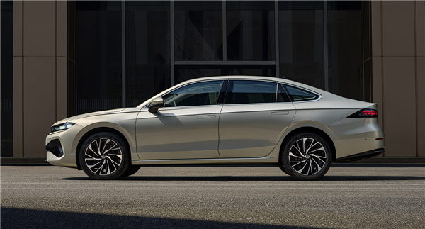 11.49万起 全新一代大众速腾L上市：家用轿车常青藤还香吗