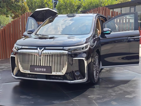 2026款岚图梦想家上市18小时大定破万！全球首款800V智能超混MPV