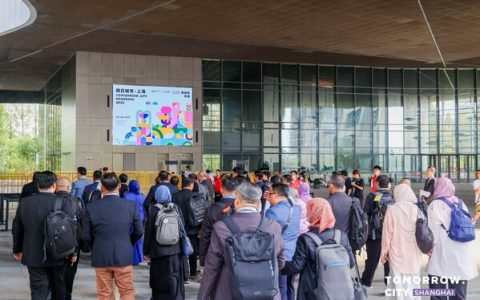 2025明日城市·上海：从交流经验到推进合作，打造城市业务出海新平台