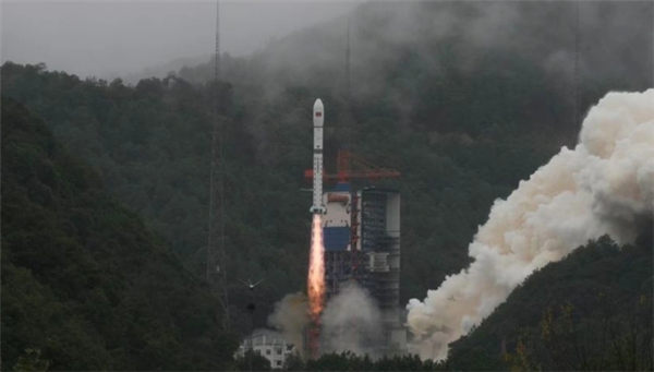 长二丁火箭百发百胜！试验三十号卫星01、02星成功入轨