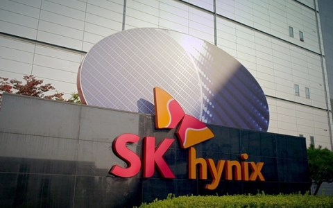 SK海力士率先突围！全球首款HBM4开发完成并准备量产