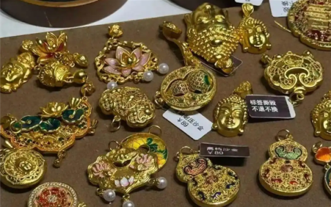 几十元戴金灿灿首饰 紧急提醒：长期佩戴或致中毒