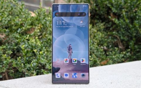 最强真全面屏！努比亚Z80 Ultra十月亮相：消灭挖孔刘海