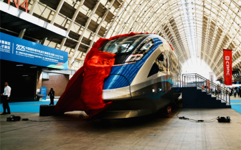 时速200公里全自动驾驶！我国首列中国标准智能市域列车亮相