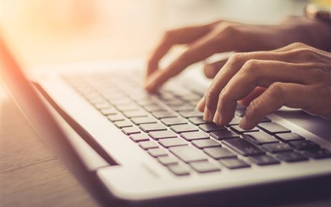 网友一觉醒来恍惚间以为是周二：像周二又像周四的周一