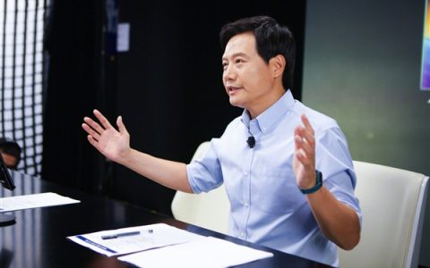 雷军：相信小米17销售会超预期 跟苹果竞争漫长而痛苦