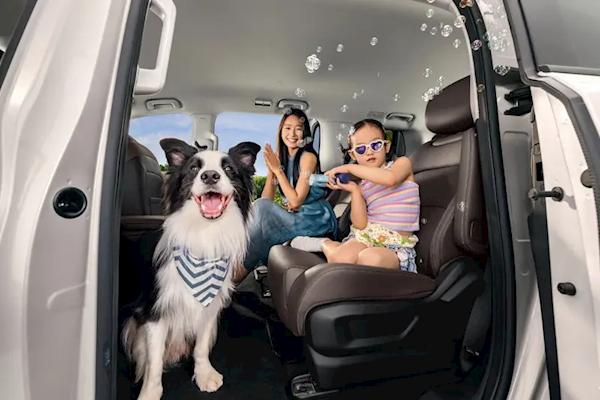 最亲民的大厂MPV 五菱星光730内饰官图发布：空间玩出花了