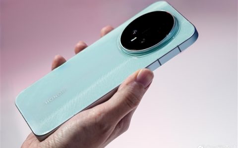 荣耀Magic8系列真机亮相！首批高通第五代骁龙8至尊版旗舰