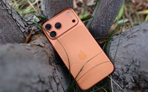 iPhone 17刚开售就遭用户吐槽易刮花 分析师：不会影响销量