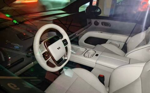 内饰抢先看 理想i6实车曝光：主攻年轻家庭用户