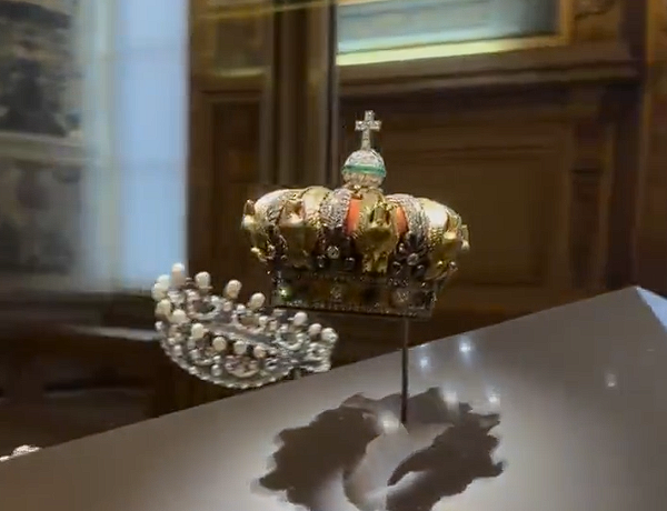 不是第一次被盗了！卢浮宫失窃藏品清单公布：8件为无价之宝