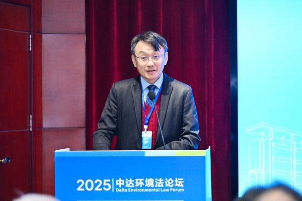 台达全球公益事务首席执行官张杨乾以“台达孕生珊瑚复育计划”为题，分享台达实践经验。他表示，台达长期支持环境法人才培养，尤其重视气候变化所带来的环境危机。