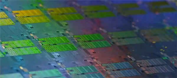 台积电“银色高速公路”首度公开！EUV光刻机生产芯片全程曝光