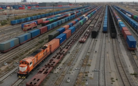 中欧班列货运量突破2000万吨 国产汽车等高附加值货物占比达40%以上