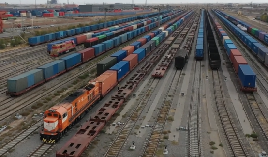 中欧班列货运量突破2000万吨 国产汽车等高附加值货物占比达40%以上