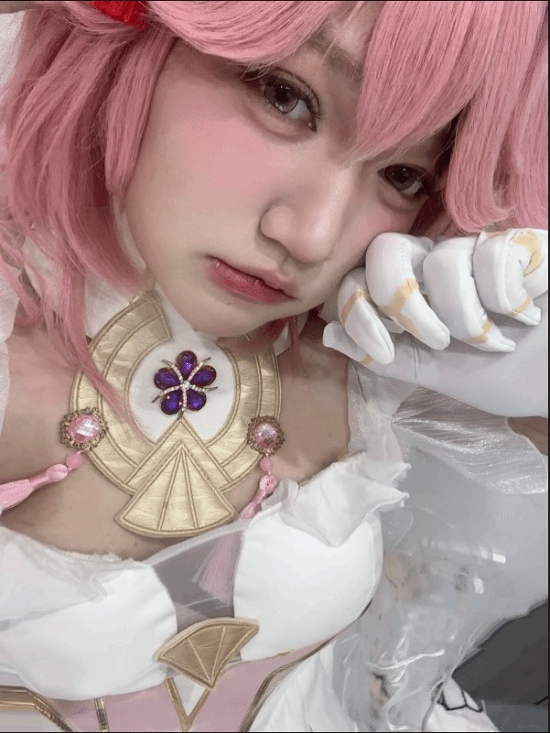 超走心！印尼网友cos《原神》角色为服役丈夫践行