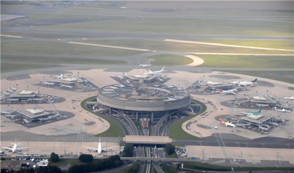 被迫无薪工作 美国洛杉矶一机场数小时无空管值守