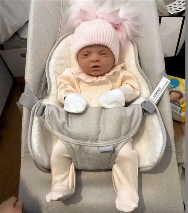 国外女子精心打造怀孕骗局 用重生娃娃假冒婴儿