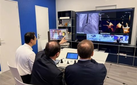 通信传输距离超万公里！全球首例跨国机器人辅助心脏介入手术成功