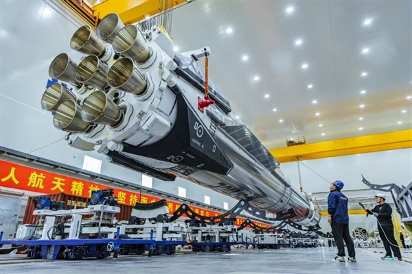 可回收的不锈钢大型火箭！朱雀三号首飞实验第一阶段工完成