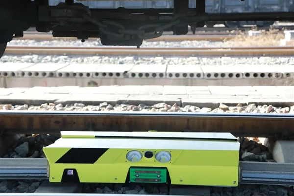 8倍于复兴号标准动车组！超长火车震撼再现：到底有多少节车厢