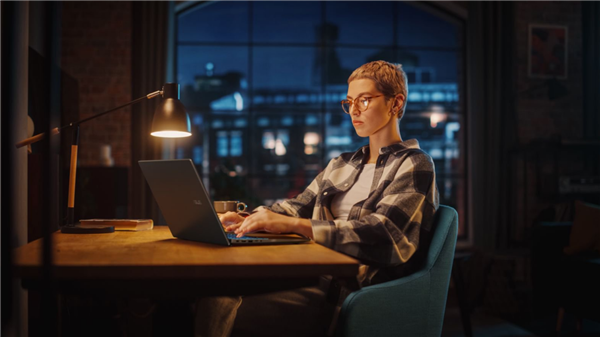 双11笔记本抄底指南！华硕无畏Pro16 2025国补后7K+ 办公创作游戏全拿捏