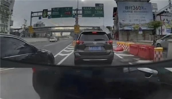 网友自曝每年撞车十几次 都是对方全责