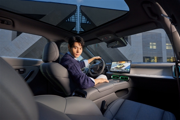 新势力纯电“高尔夫” 零跑Lafa5内饰官图发布：战斗感极强