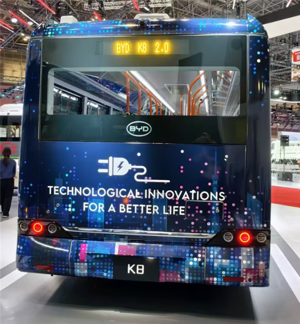 两款专为日本打造 比亚迪J6、J7、K8纯电巴士亮相东京车展